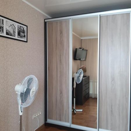 Однокімнатна Apartment Shepetivka Bagian luar foto